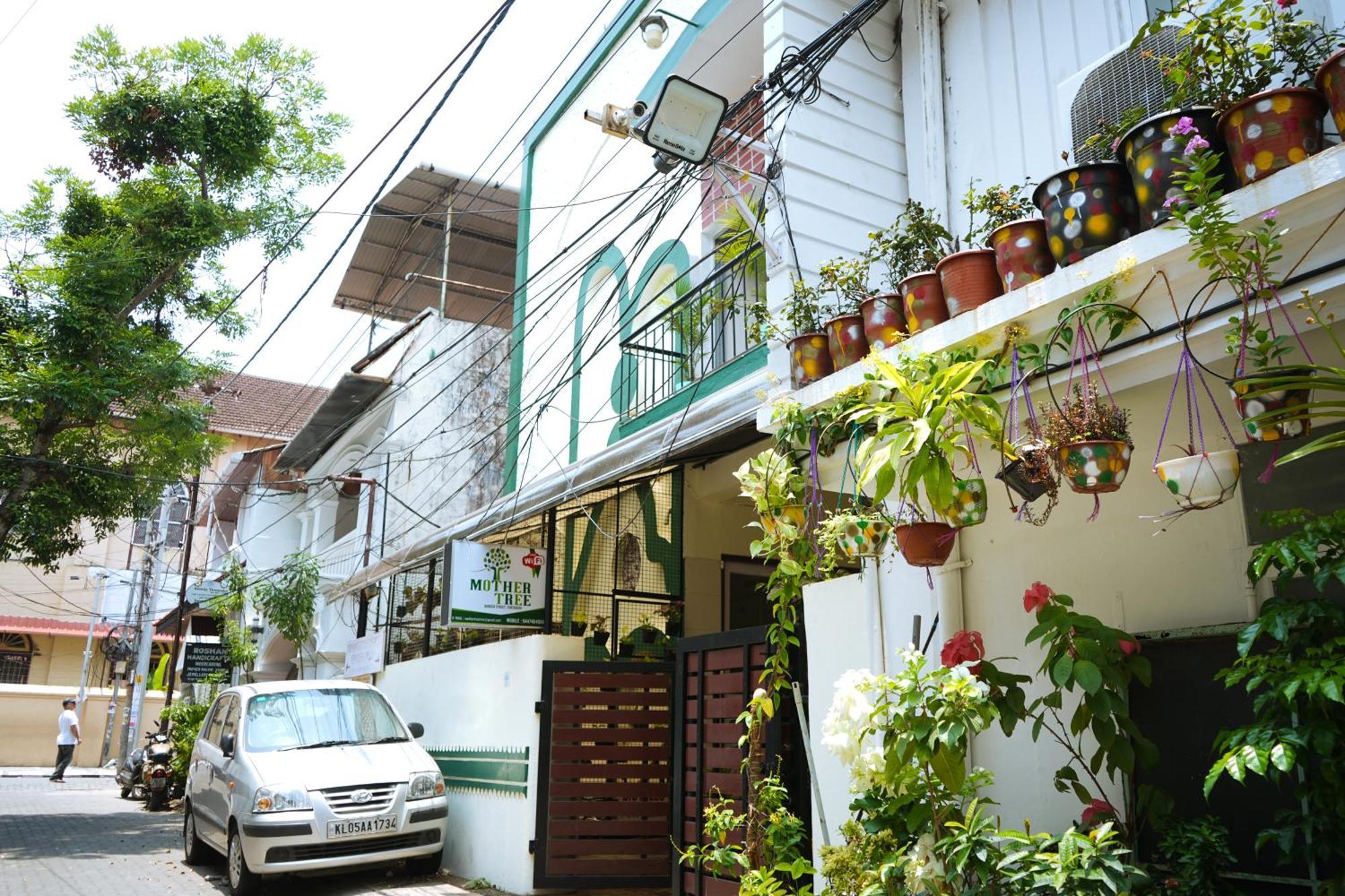 Mother Tree Inn Kochi 외부 사진