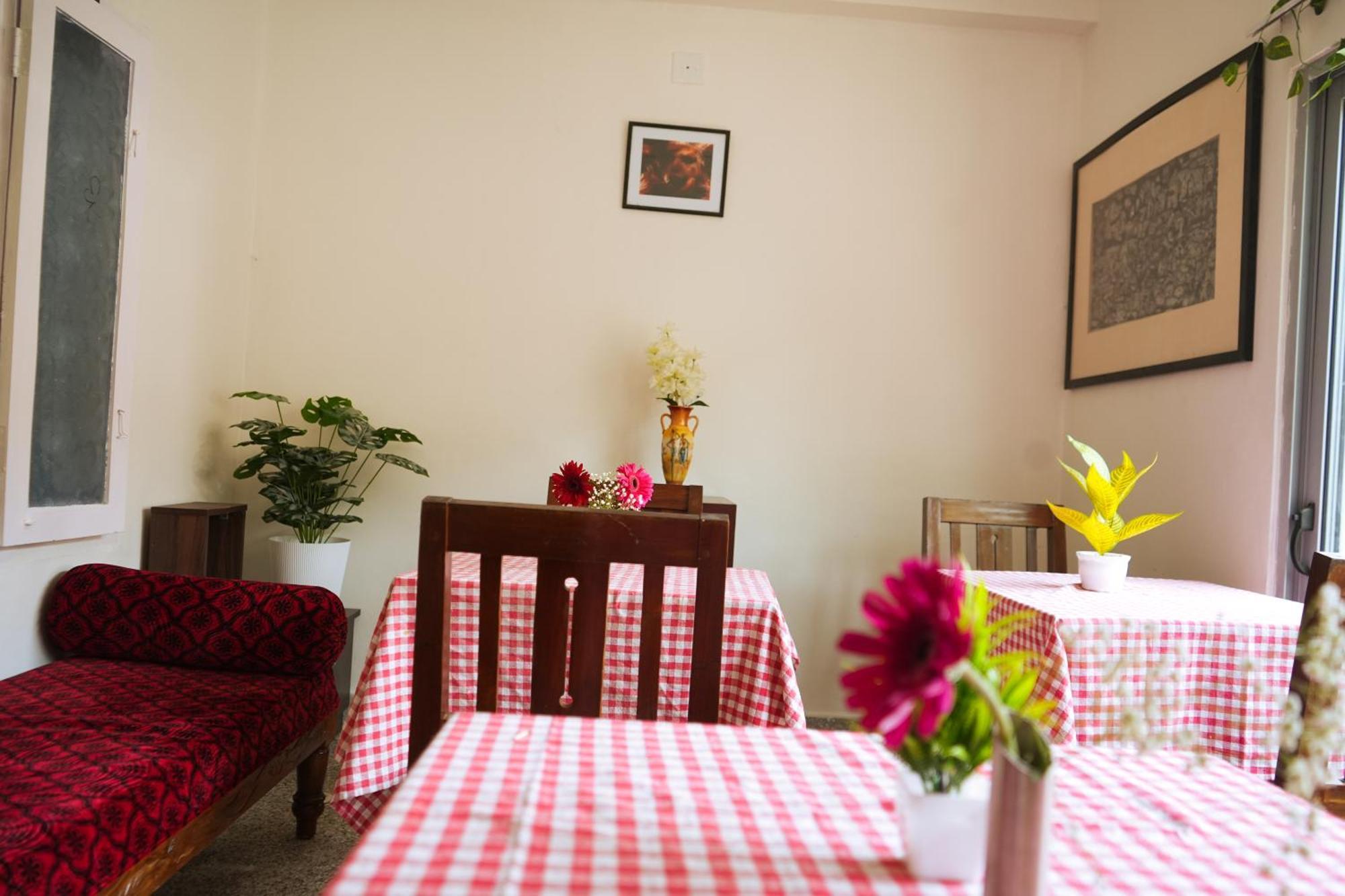 Mother Tree Inn Kochi 외부 사진